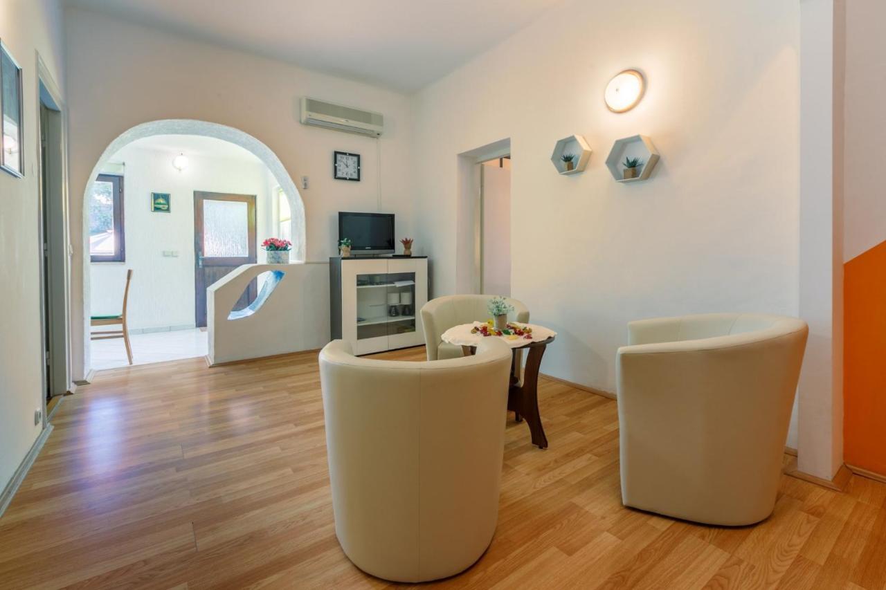 Mare 4 Apartment Crikvenica Bagian luar foto